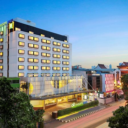 Ibis Styles Jakarta Gajah Mada Hotel Exterior photo