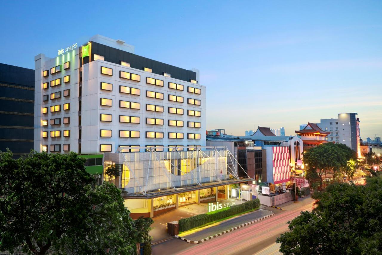 Ibis Styles Jakarta Gajah Mada Hotel Exterior photo