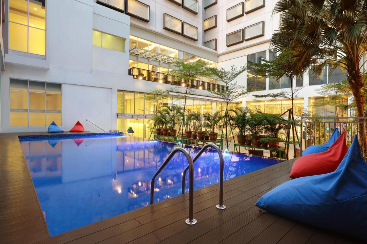 Ibis Styles Jakarta Gajah Mada Hotel Exterior photo