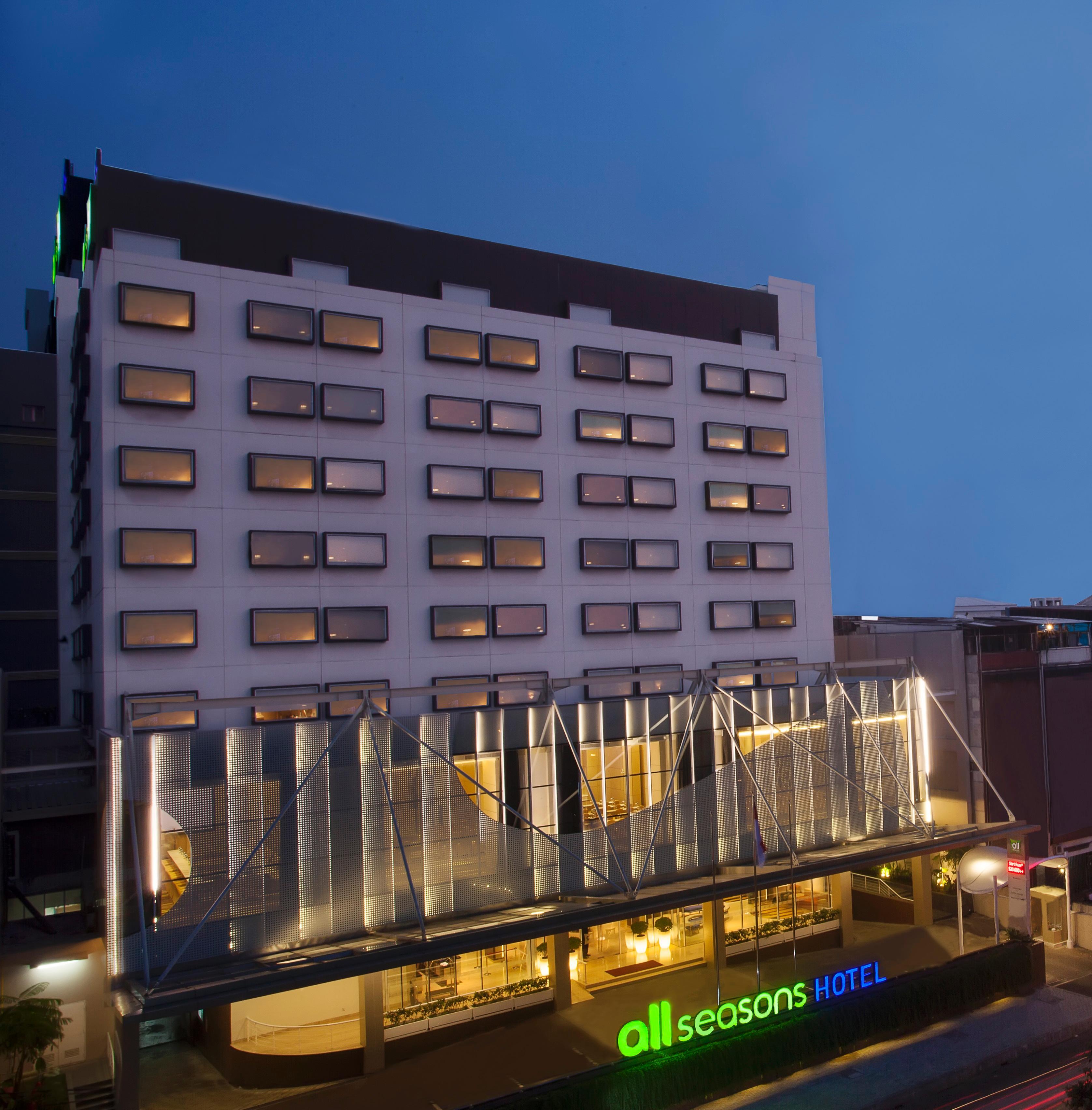 Ibis Styles Jakarta Gajah Mada Hotel Exterior photo