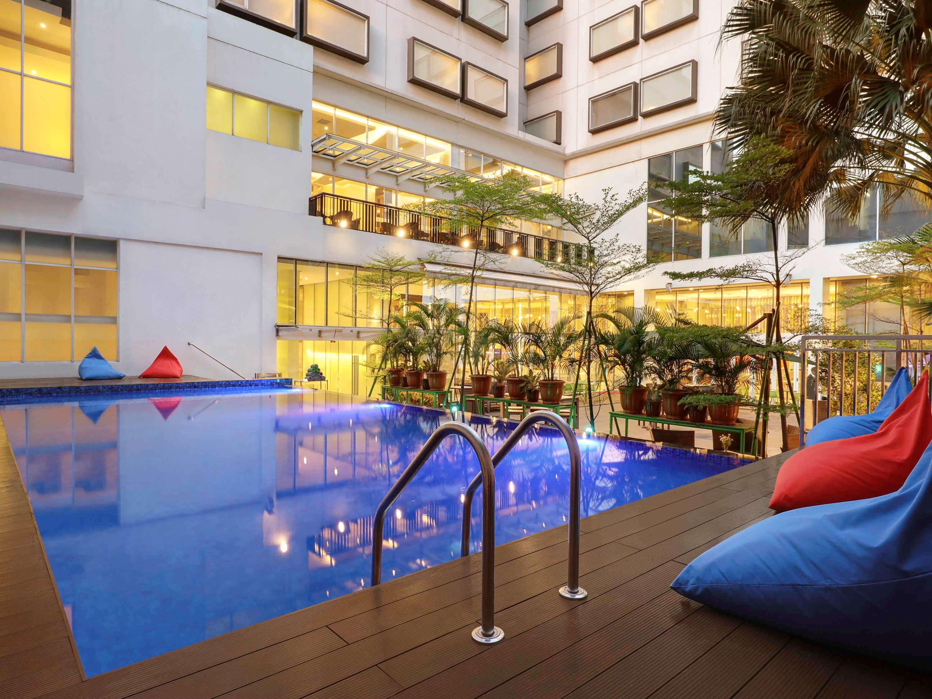 Ibis Styles Jakarta Gajah Mada Hotel Exterior photo