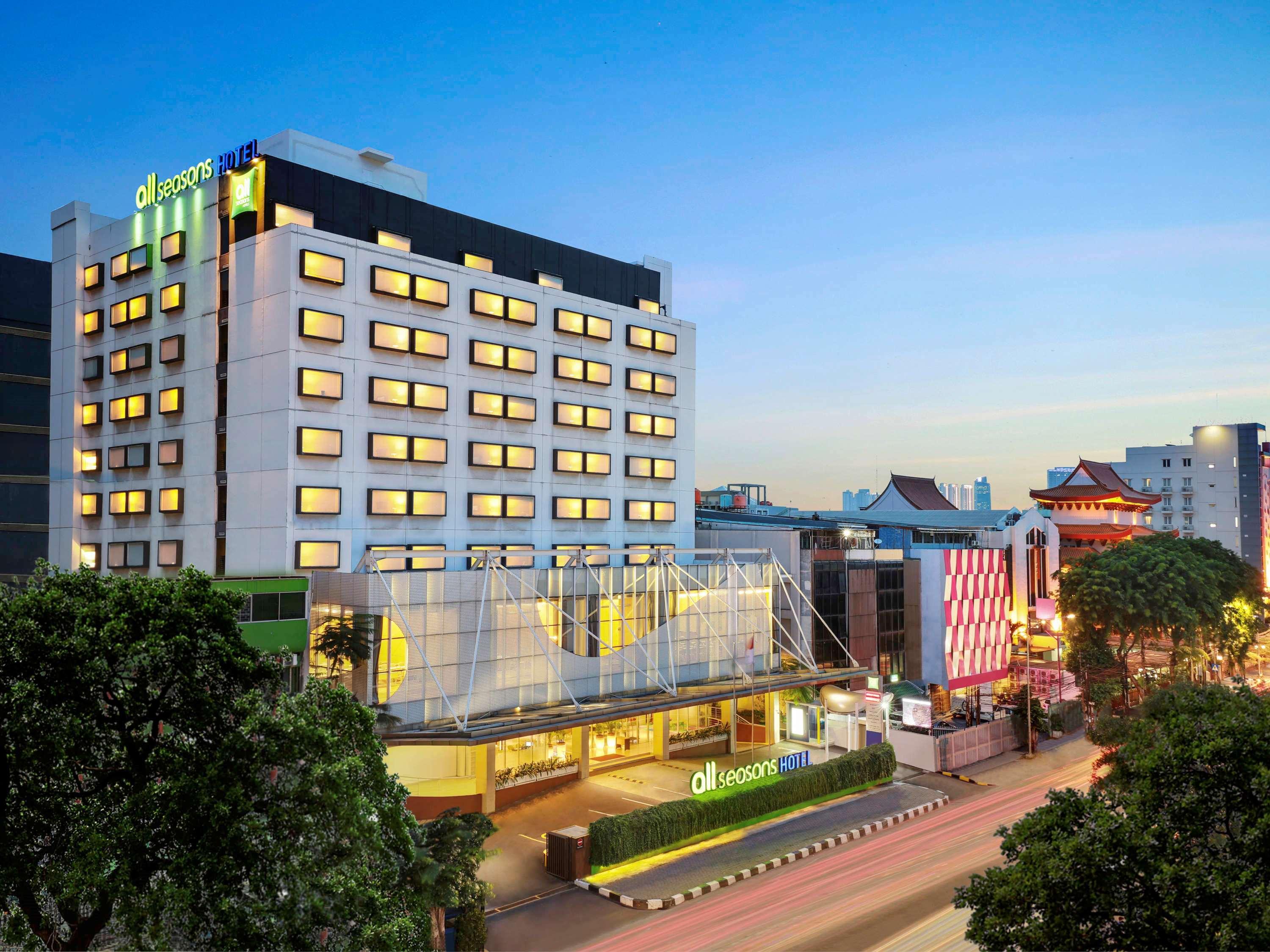 Ibis Styles Jakarta Gajah Mada Hotel Exterior photo