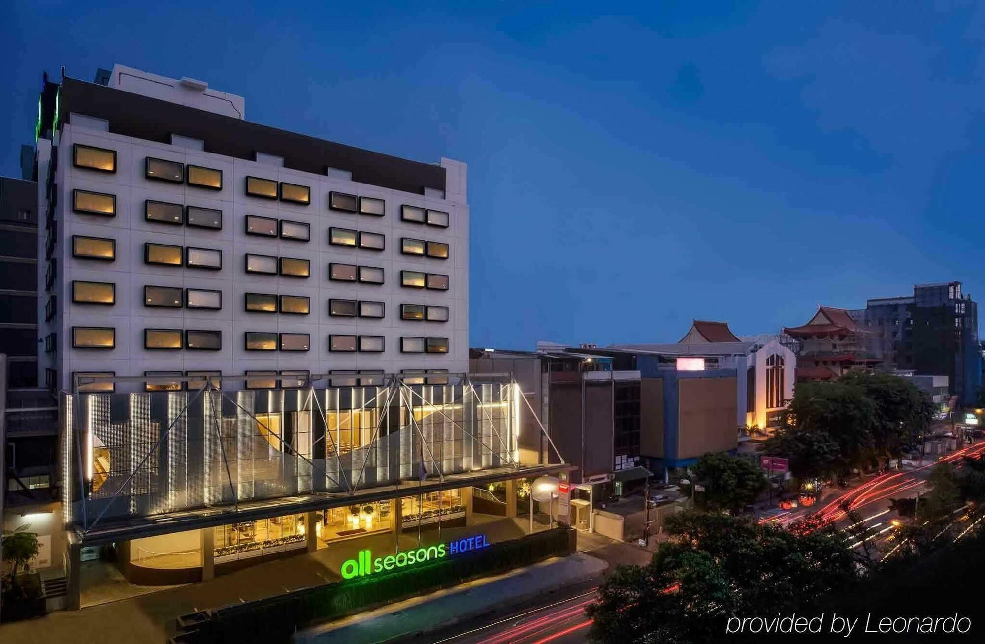 Ibis Styles Jakarta Gajah Mada Hotel Exterior photo